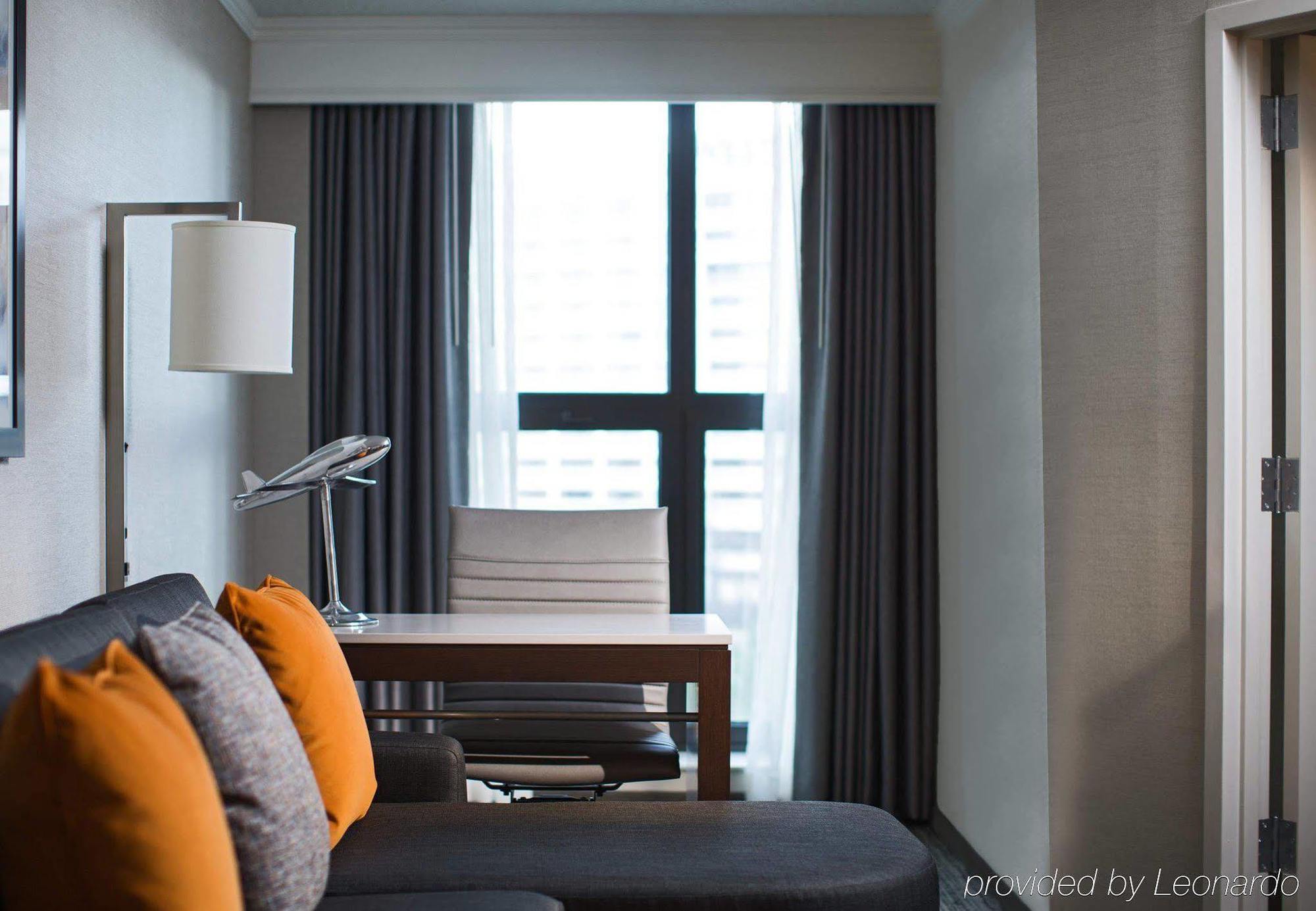 Chicago Marriott Suites O'Hare Rosemont Exteriör bild
